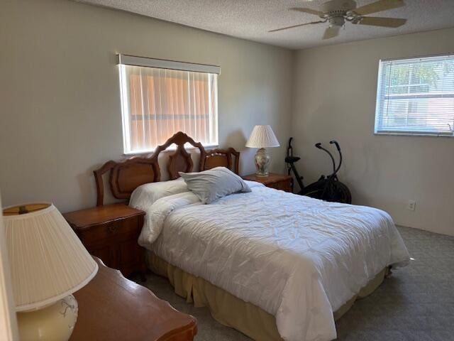 待售: $57,500 (1 贝兹, 1 浴室, 894 平方英尺)