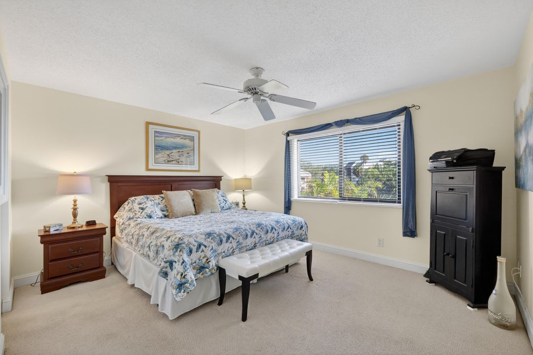 For Sale: $299,000 (2 beds, 2 baths, 1258 Square Feet)