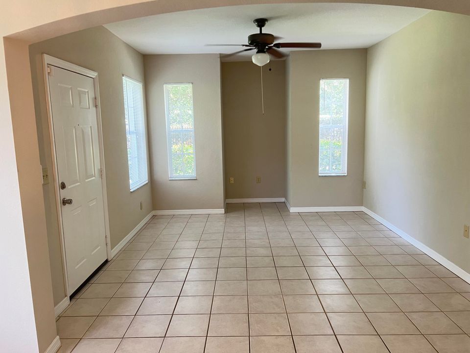 For Rent: $2,050 (2 beds, 2 baths, 1597 Square Feet)