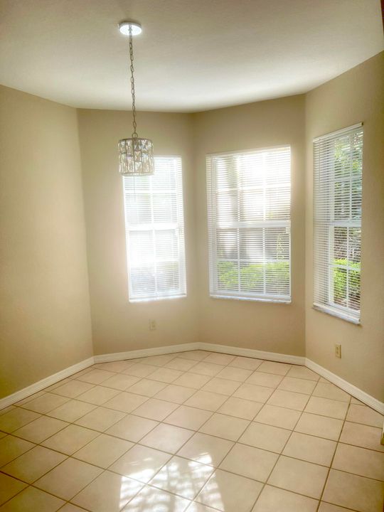 For Rent: $2,050 (2 beds, 2 baths, 1597 Square Feet)