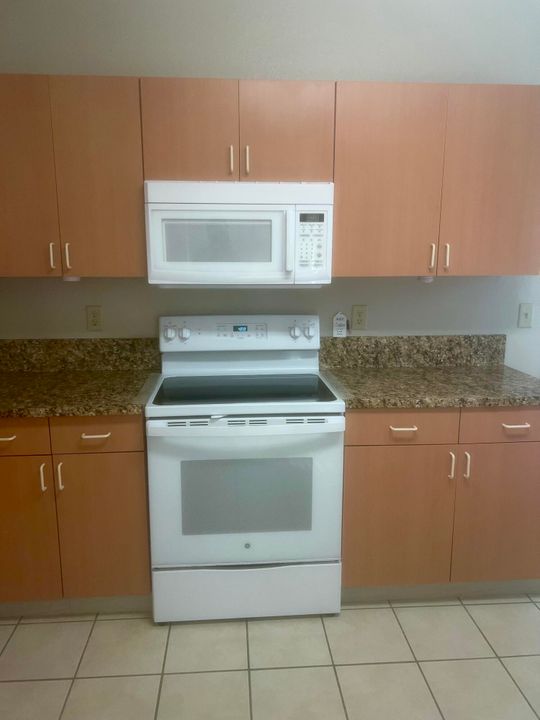 For Rent: $2,050 (2 beds, 2 baths, 1597 Square Feet)