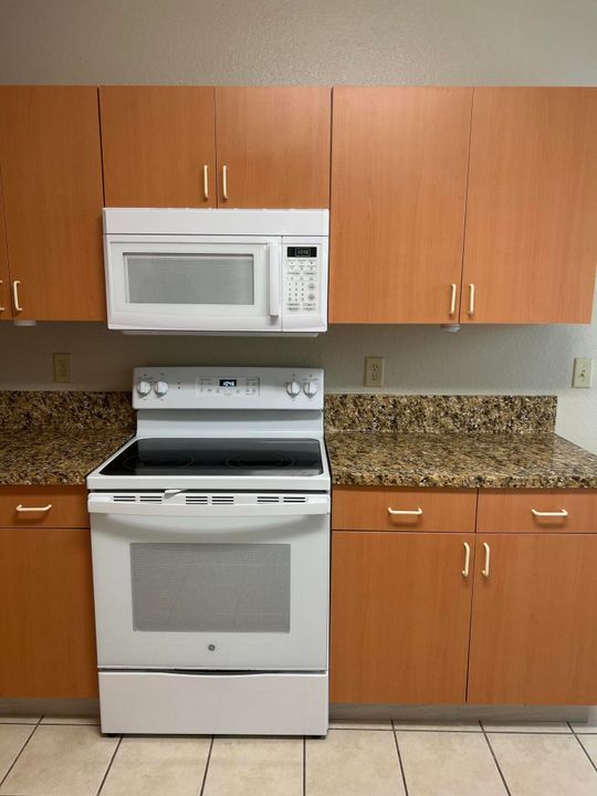 For Rent: $2,050 (2 beds, 2 baths, 1597 Square Feet)