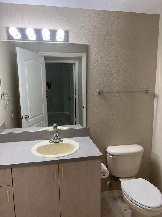 For Rent: $2,050 (2 beds, 2 baths, 1597 Square Feet)