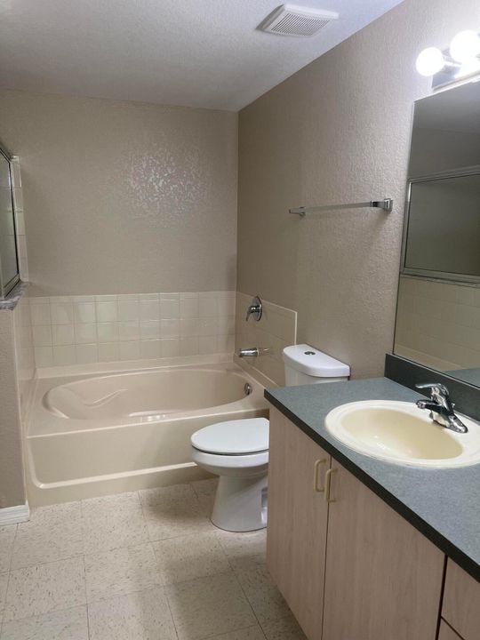 For Rent: $2,050 (2 beds, 2 baths, 1597 Square Feet)