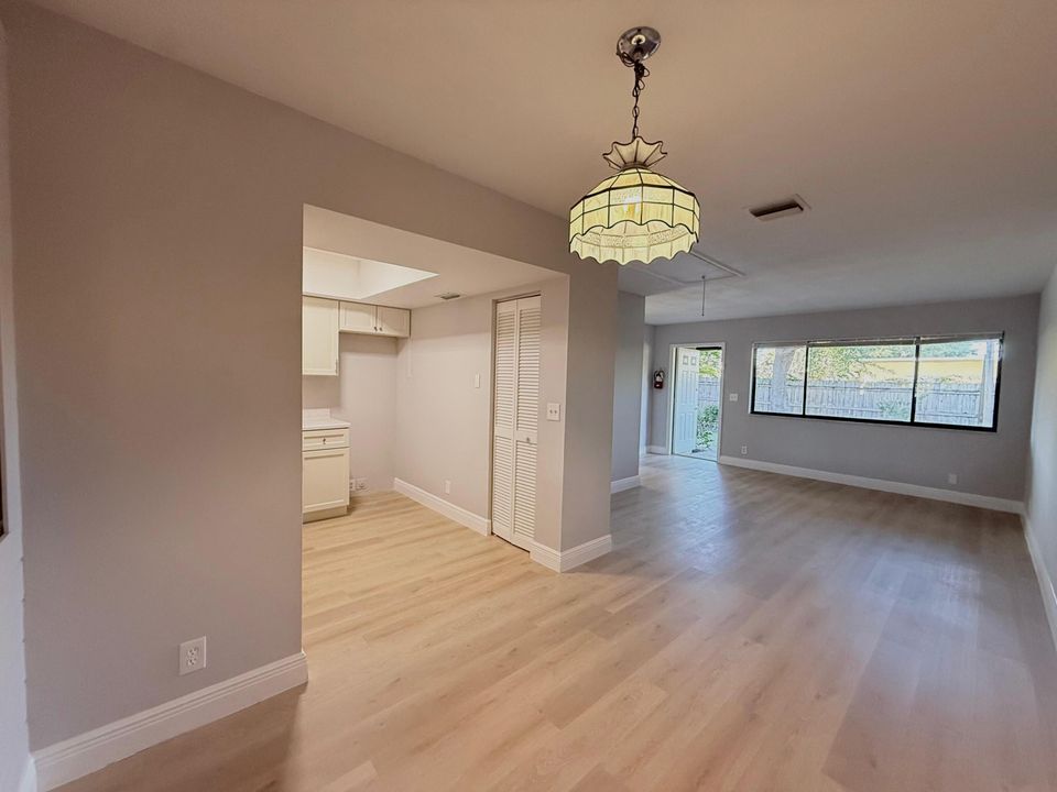 For Rent: $2,100 (2 beds, 2 baths, 900 Square Feet)