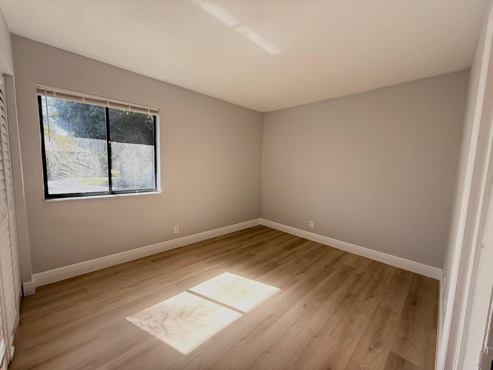 For Rent: $2,100 (2 beds, 2 baths, 900 Square Feet)