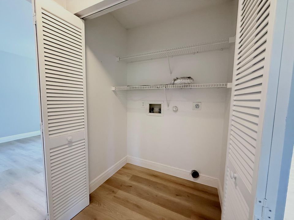 For Rent: $2,100 (2 beds, 2 baths, 900 Square Feet)