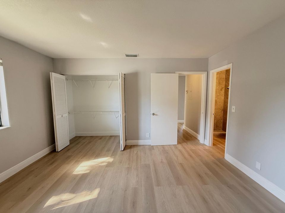 For Rent: $2,100 (2 beds, 2 baths, 900 Square Feet)