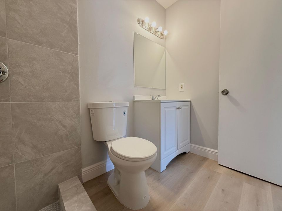 For Rent: $2,100 (2 beds, 2 baths, 900 Square Feet)