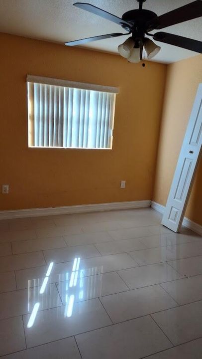 En Renta: $2,600 (3 camas, 2 baños, 1952 Pies cuadrados)