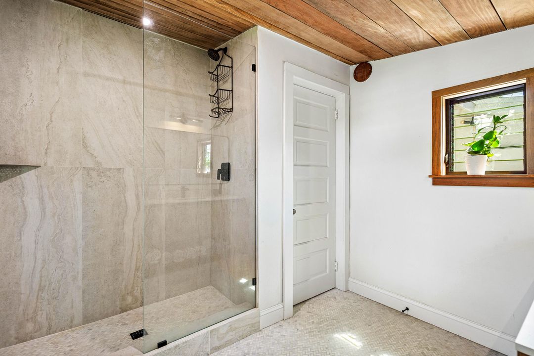 For Sale: $698,000 (2 beds, 2 baths, 830 Square Feet)