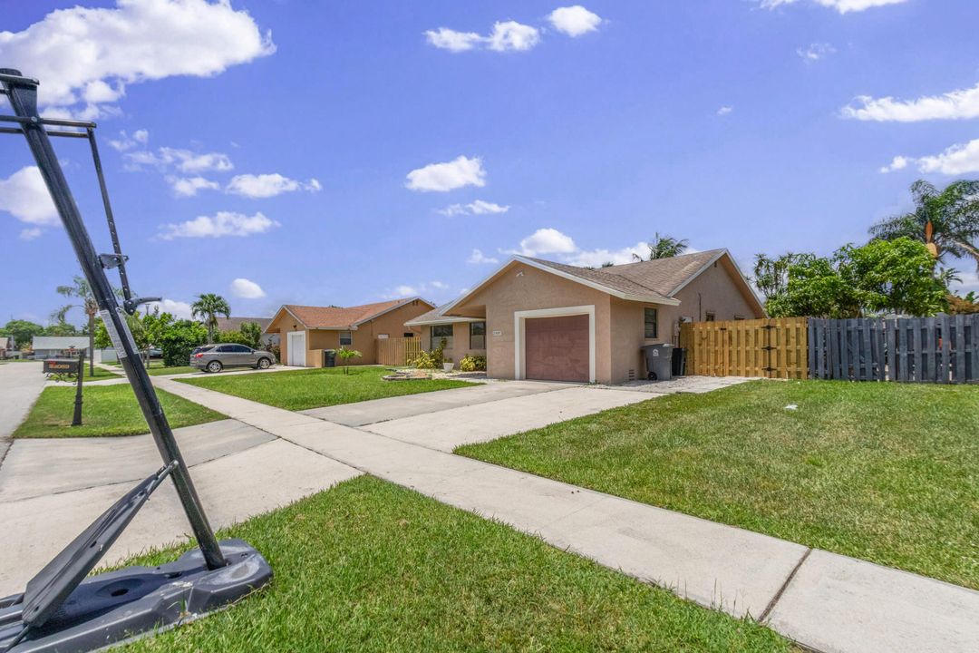 待售: $559,000 (3 贝兹, 2 浴室, 1416 平方英尺)