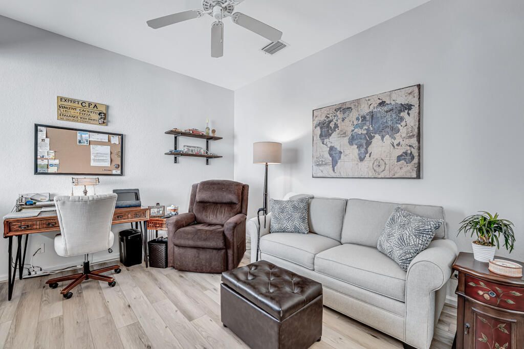 For Sale: $470,000 (3 beds, 2 baths, 1617 Square Feet)