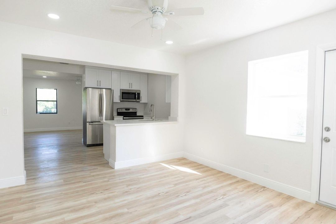 На продажу: $479,999 (5 спален, 2 ванн, 1584 Квадратных фут)