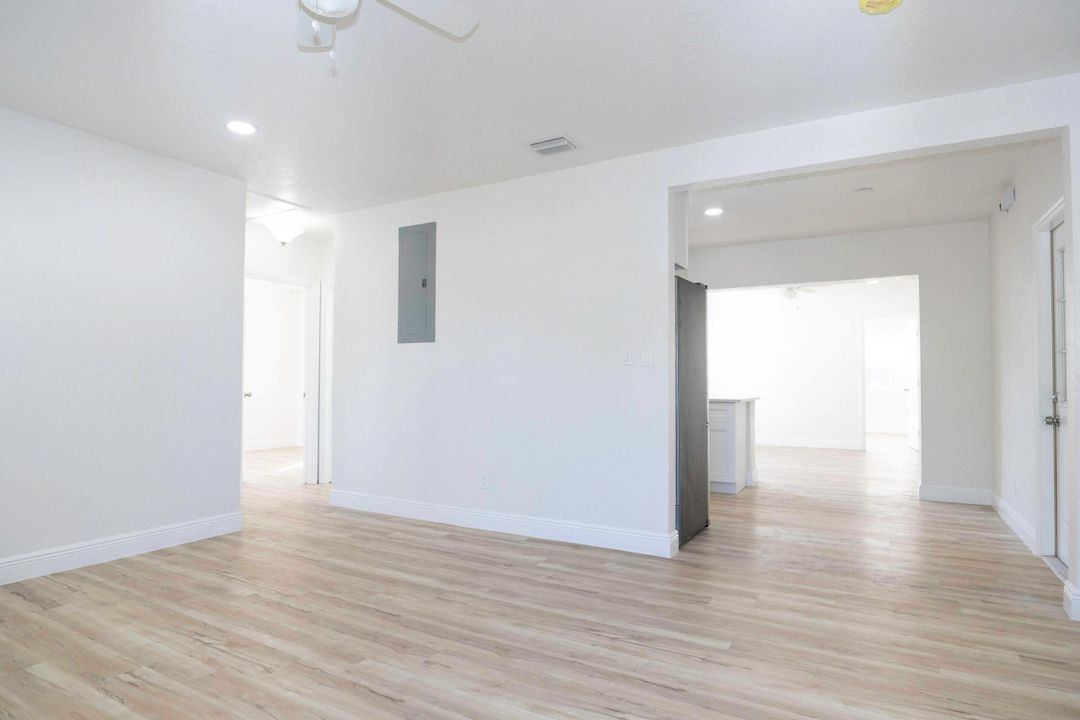 На продажу: $479,999 (5 спален, 2 ванн, 1584 Квадратных фут)