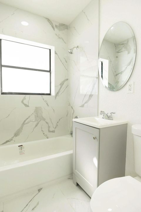 На продажу: $479,999 (5 спален, 2 ванн, 1584 Квадратных фут)