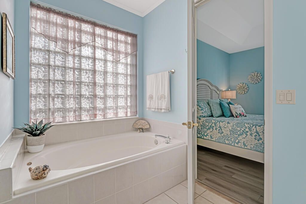 For Sale: $470,000 (3 beds, 2 baths, 1617 Square Feet)