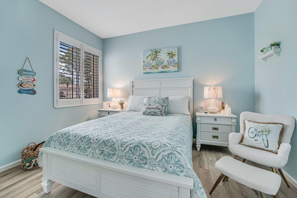 For Sale: $470,000 (3 beds, 2 baths, 1617 Square Feet)