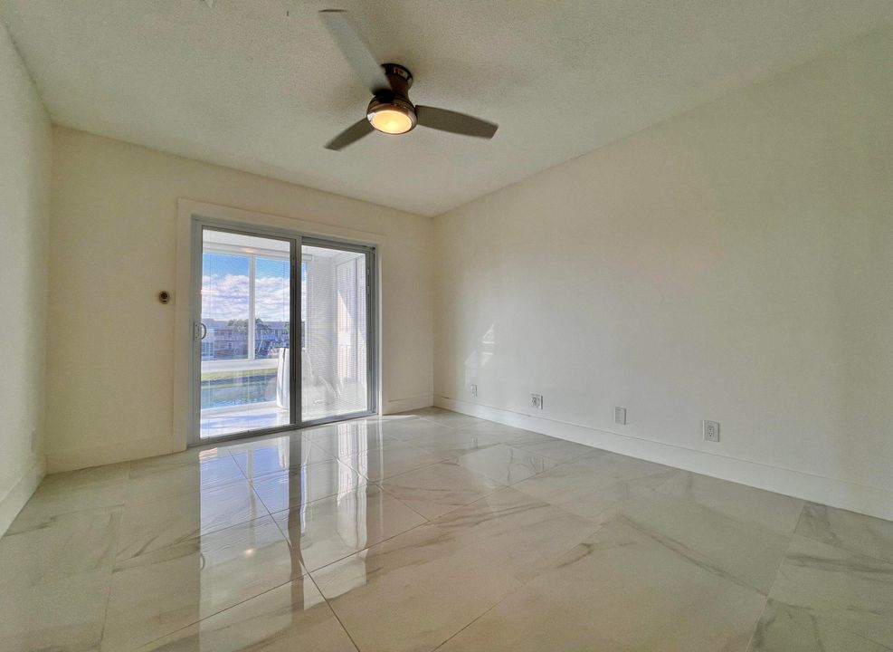 На продажу: $269,000 (2 спален, 2 ванн, 798 Квадратных фут)