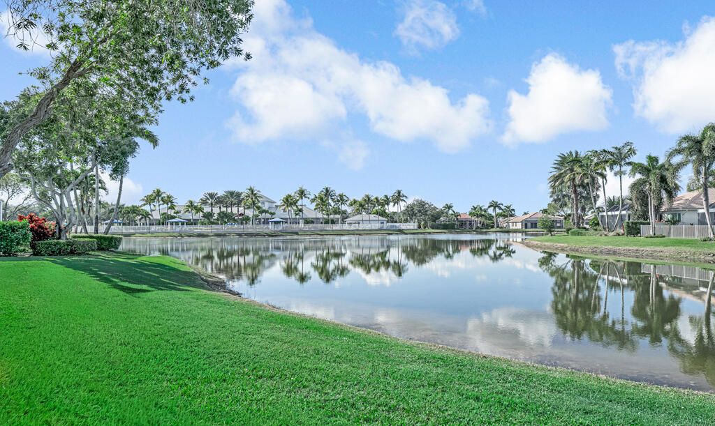 For Sale: $470,000 (3 beds, 2 baths, 1617 Square Feet)