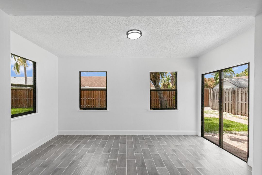 待售: $559,000 (3 贝兹, 2 浴室, 1416 平方英尺)