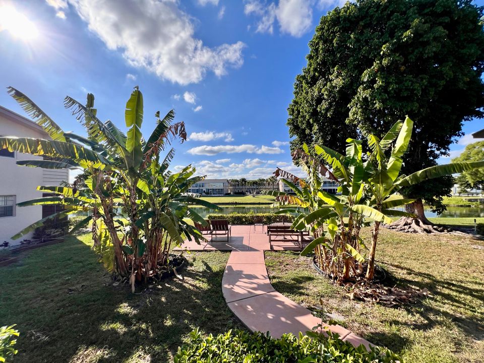 На продажу: $269,000 (2 спален, 2 ванн, 798 Квадратных фут)