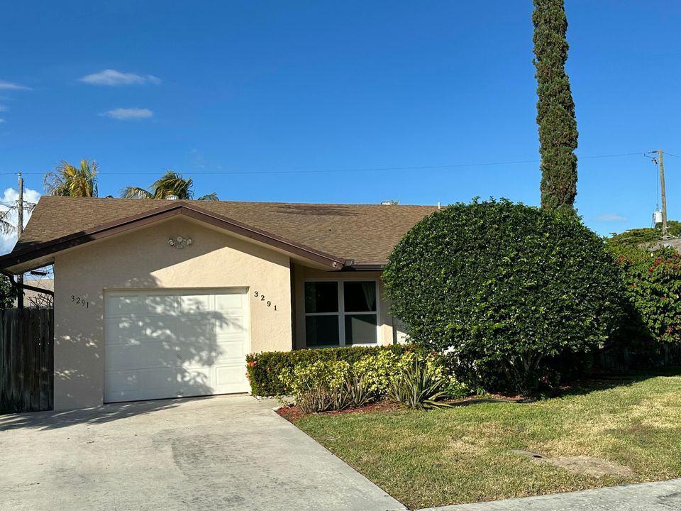 В аренду: $3,950 (4 спален, 2 ванн, 1602 Квадратных фут)