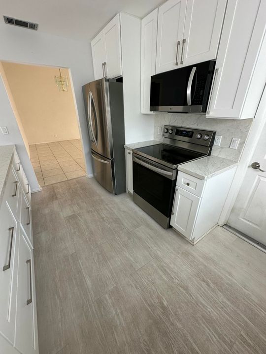 В аренду: $3,950 (4 спален, 2 ванн, 1602 Квадратных фут)