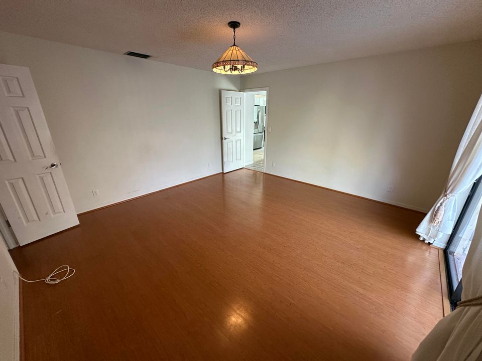 В аренду: $3,950 (4 спален, 2 ванн, 1602 Квадратных фут)