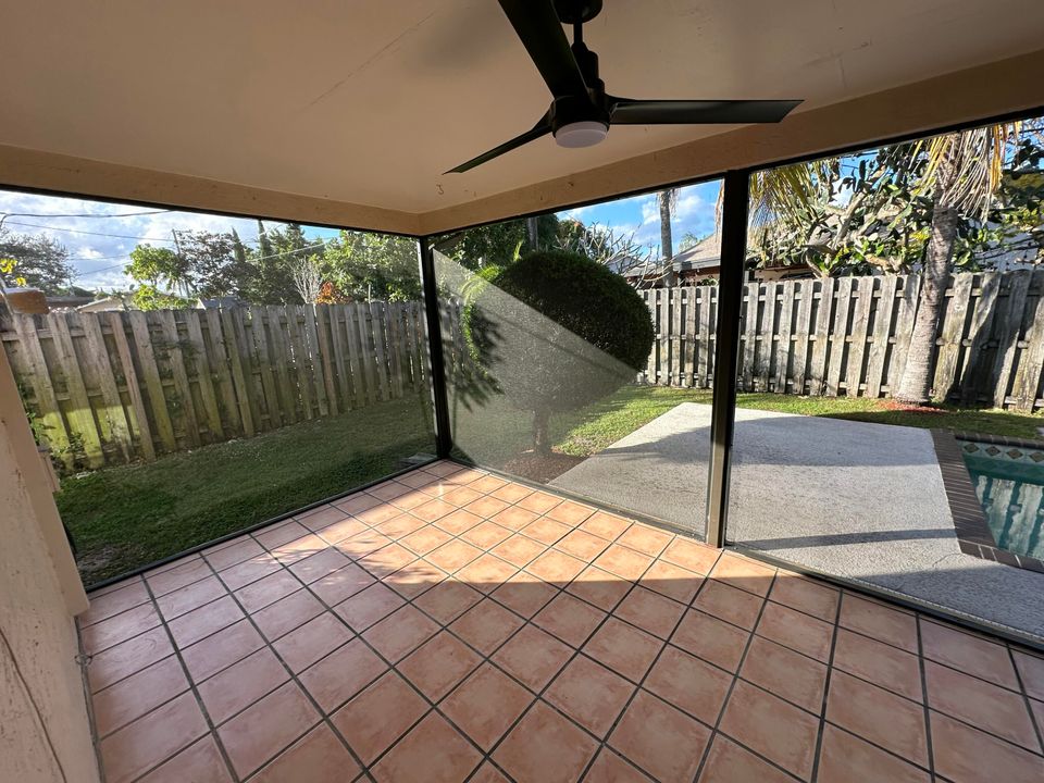 В аренду: $3,950 (4 спален, 2 ванн, 1602 Квадратных фут)