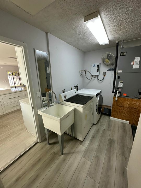 В аренду: $3,950 (4 спален, 2 ванн, 1602 Квадратных фут)