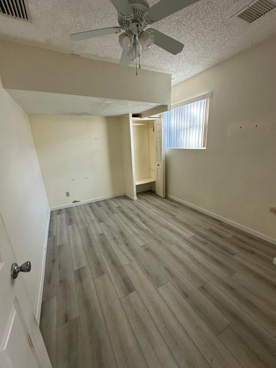 В аренду: $3,950 (4 спален, 2 ванн, 1602 Квадратных фут)