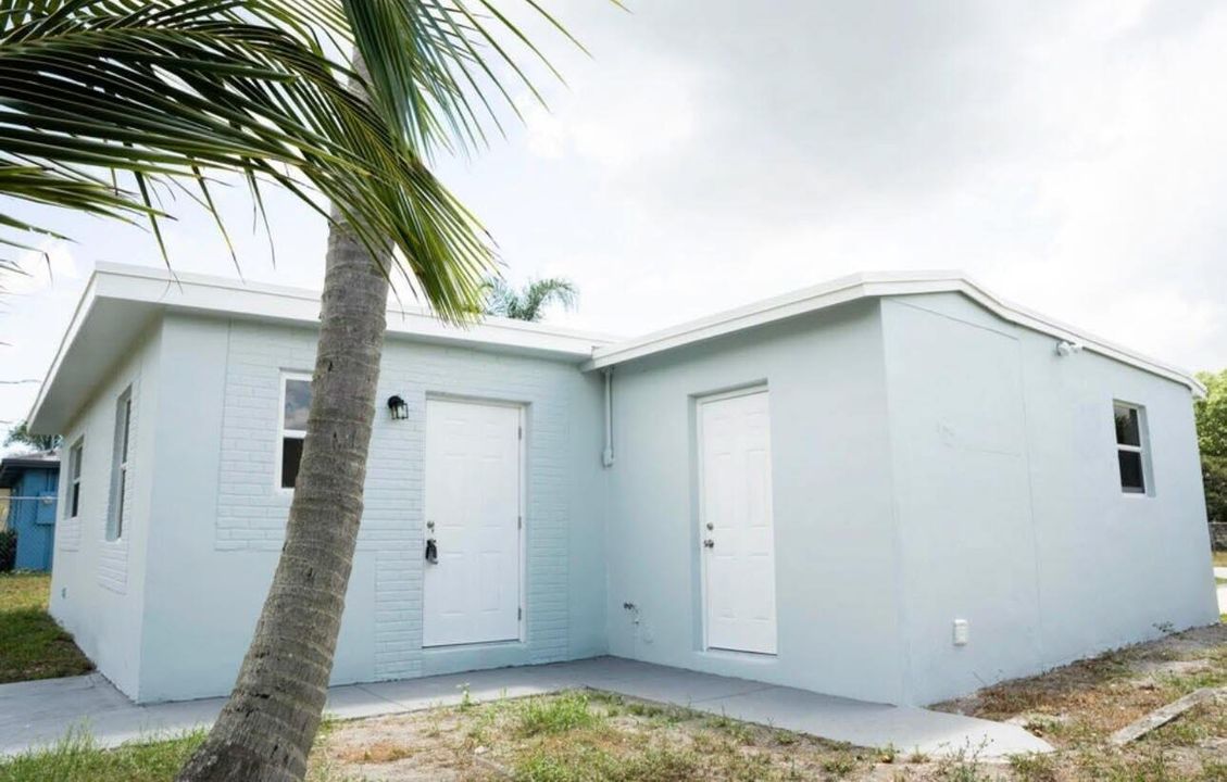 待售: $399,999 (4 贝兹, 2 浴室, 1115 平方英尺)