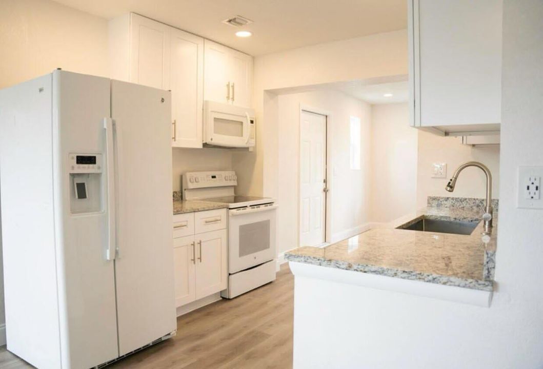 待售: $399,999 (4 贝兹, 2 浴室, 1115 平方英尺)