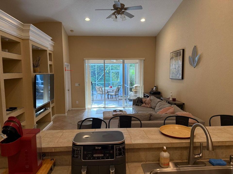 For Rent: $5,500 (3 beds, 2 baths, 1632 Square Feet)