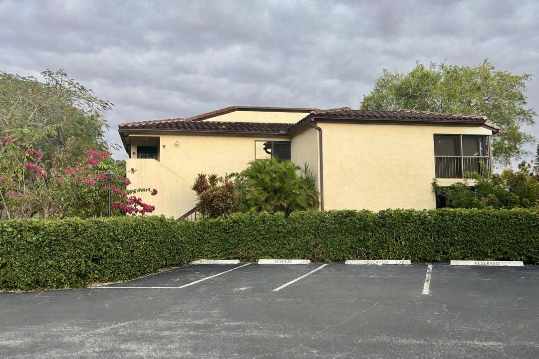 For Sale: $399,000 (3 beds, 2 baths, 1411 Square Feet)