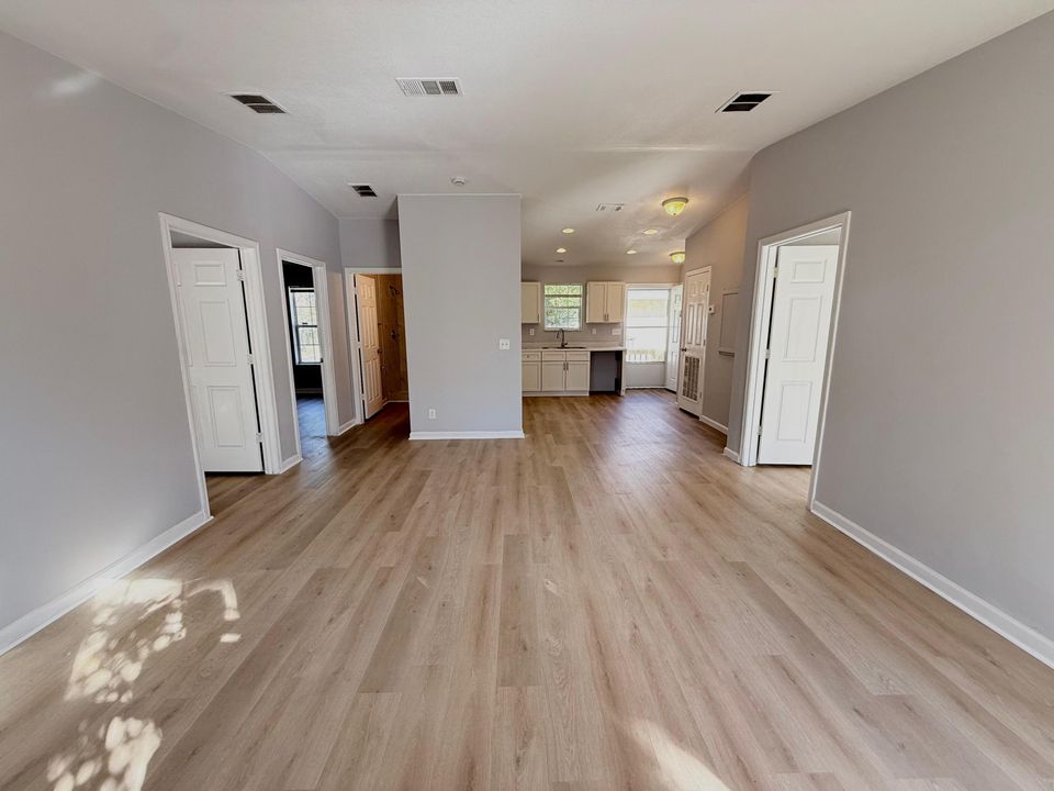 В аренду: $2,450 (3 спален, 2 ванн, 1000 Квадратных фут)