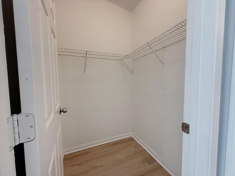 В аренду: $2,450 (3 спален, 2 ванн, 1000 Квадратных фут)