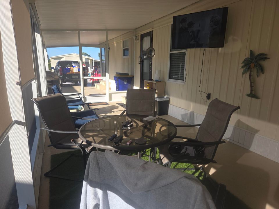 На продажу: $264,900 (2 спален, 2 ванн, 1236 Квадратных фут)