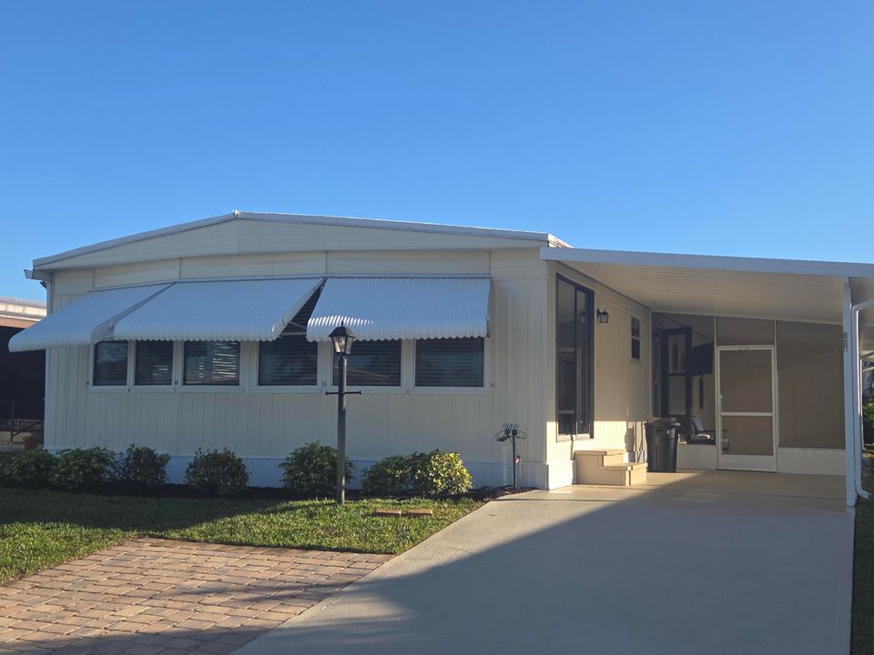 На продажу: $264,900 (2 спален, 2 ванн, 1236 Квадратных фут)