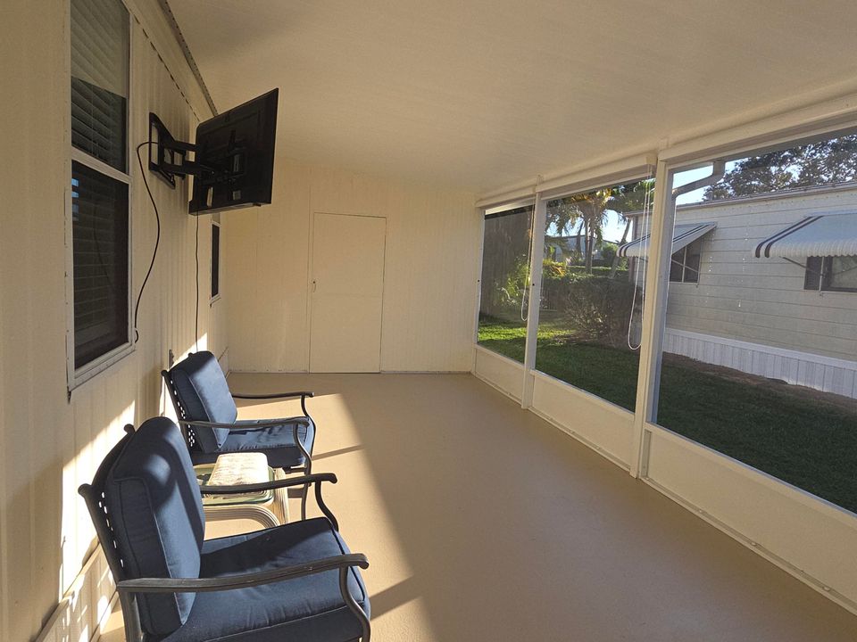 На продажу: $264,900 (2 спален, 2 ванн, 1236 Квадратных фут)