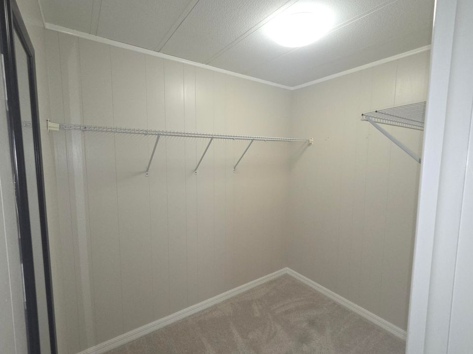 На продажу: $264,900 (2 спален, 2 ванн, 1236 Квадратных фут)