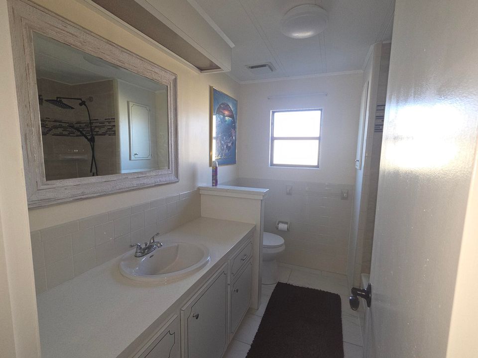 На продажу: $264,900 (2 спален, 2 ванн, 1236 Квадратных фут)