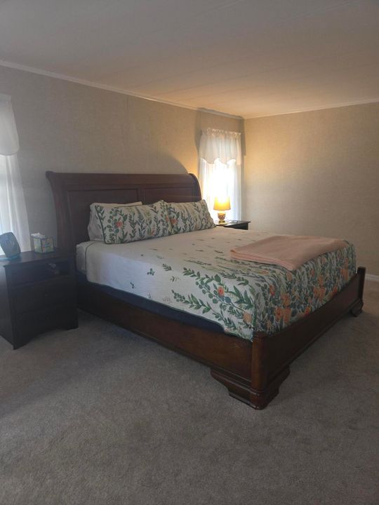 На продажу: $264,900 (2 спален, 2 ванн, 1236 Квадратных фут)