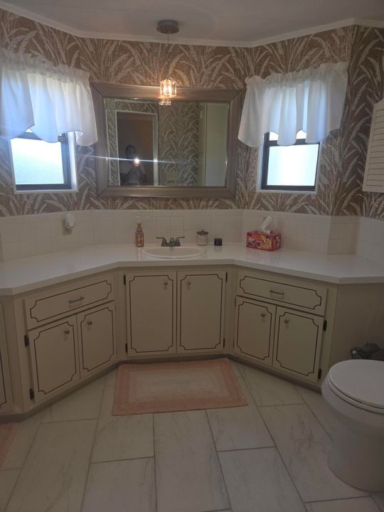 На продажу: $264,900 (2 спален, 2 ванн, 1236 Квадратных фут)