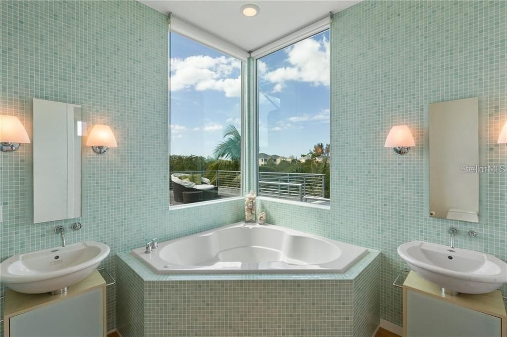 Недавно арендовано: $11,000 (4 спален, 3 ванн, 3567 Квадратных фут)