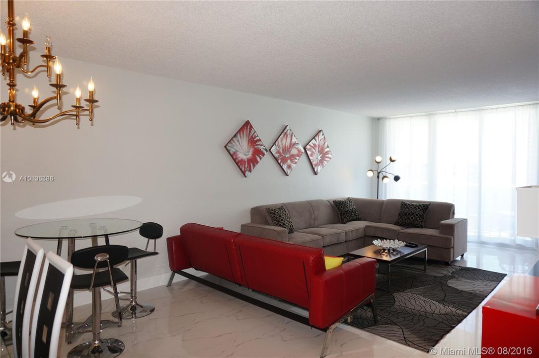 For Rent: $3,500 (1 beds, 1 baths, 1005 Square Feet)