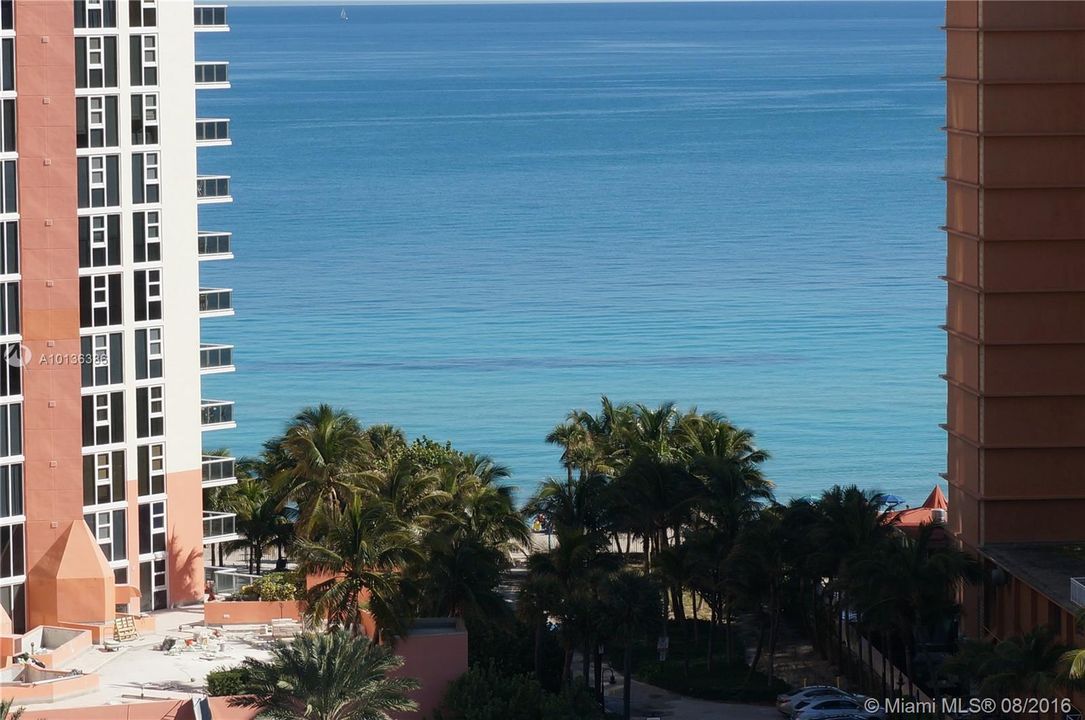 For Rent: $3,500 (1 beds, 1 baths, 1005 Square Feet)