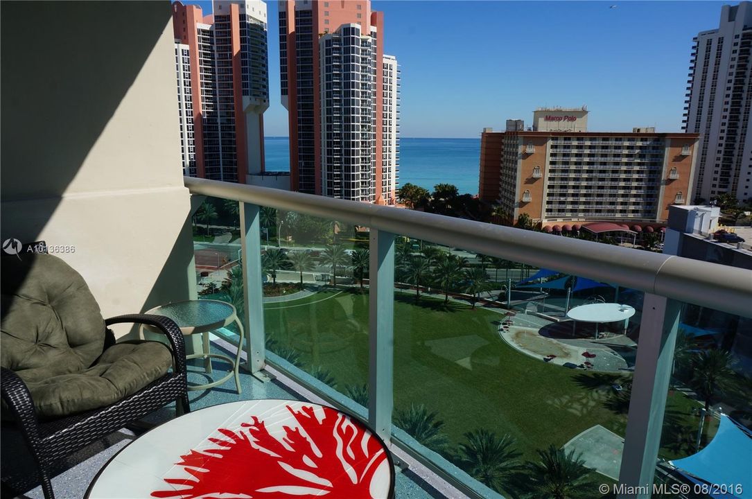 For Rent: $3,500 (1 beds, 1 baths, 1005 Square Feet)