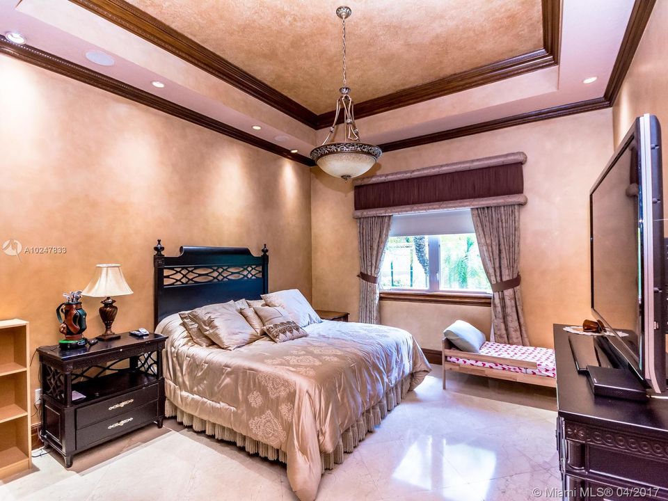 最近售出: $1,950,000 (6 贝兹, 6 浴室, 10486 平方英尺)